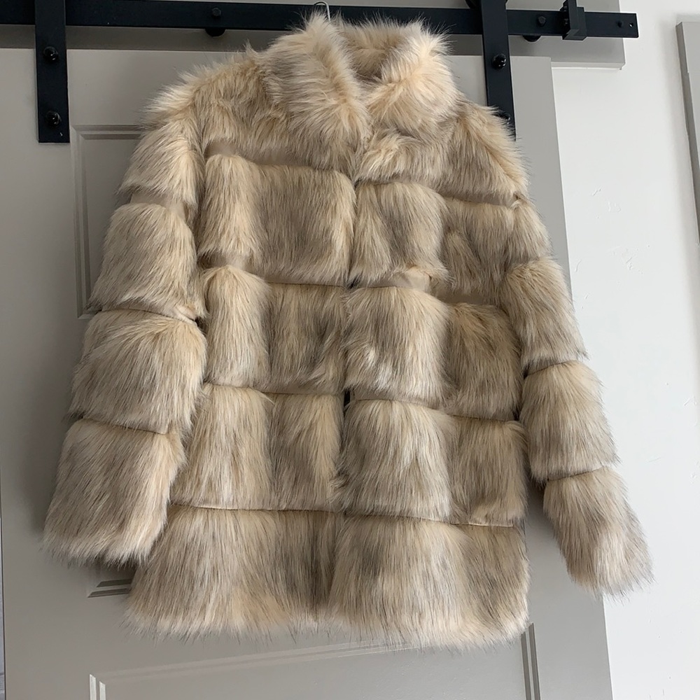 Fur Coat never worn - tags on